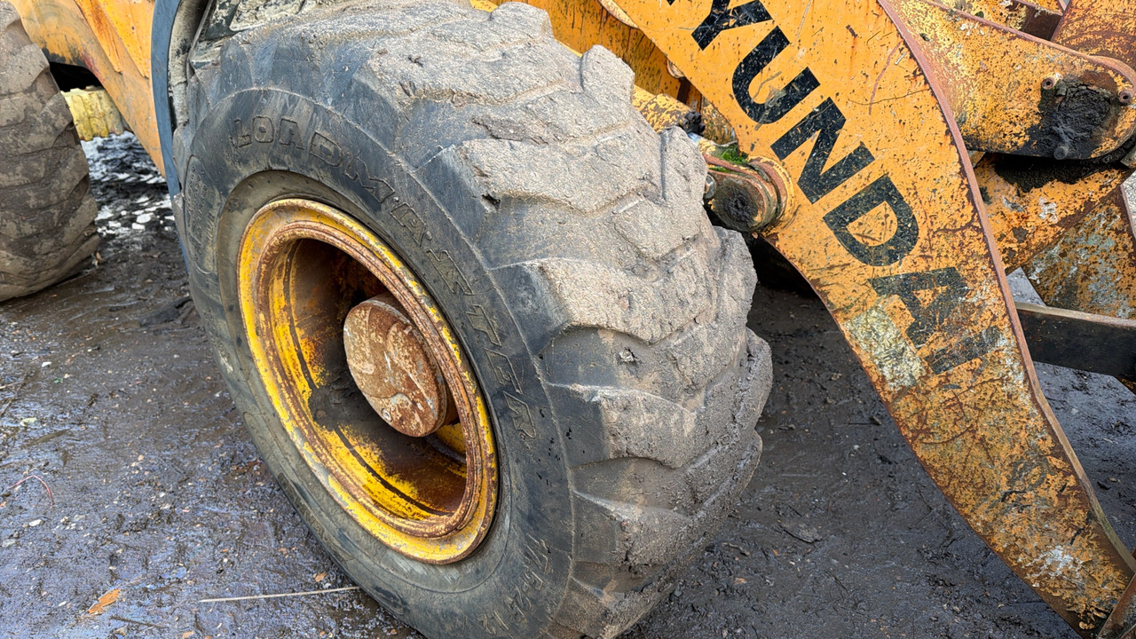 Wheel loader HYUNDAI HL73O-9