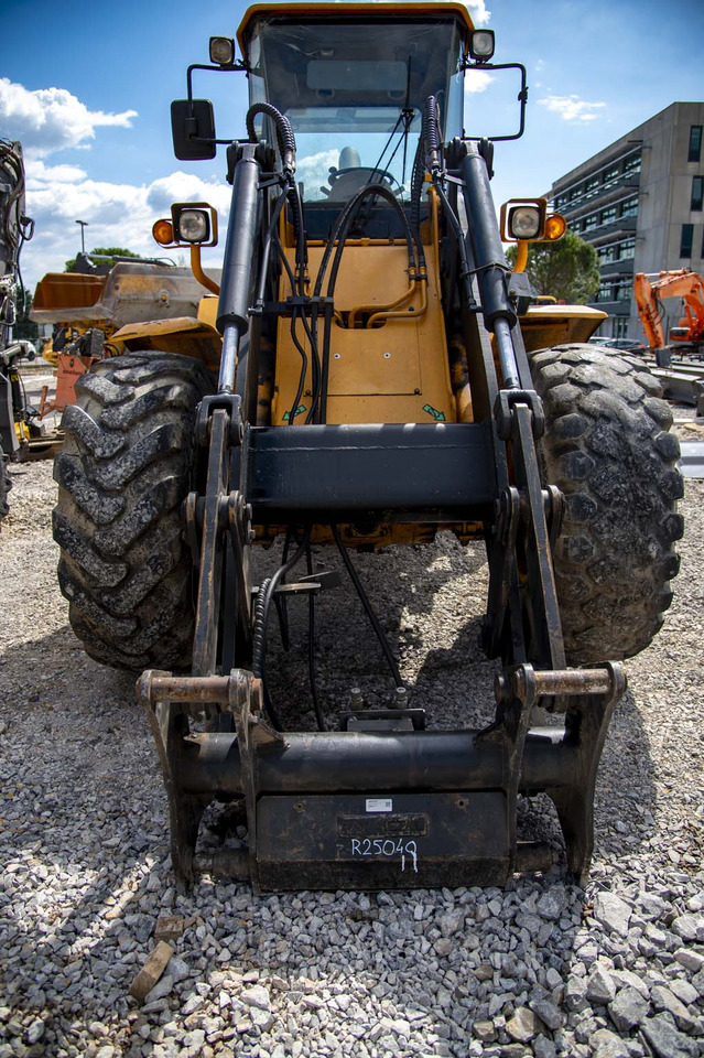 Wheel loader HYUNDAI HL740TM-7 for parts