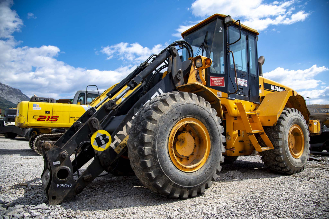 Wheel loader HYUNDAI HL740TM-7 for parts