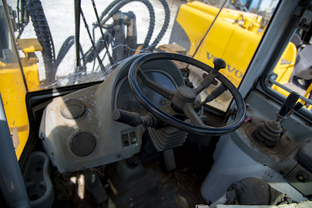 Wheel loader HYUNDAI HL740TM-7 for parts