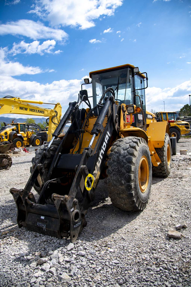 Wheel loader HYUNDAI HL740TM-7 for parts
