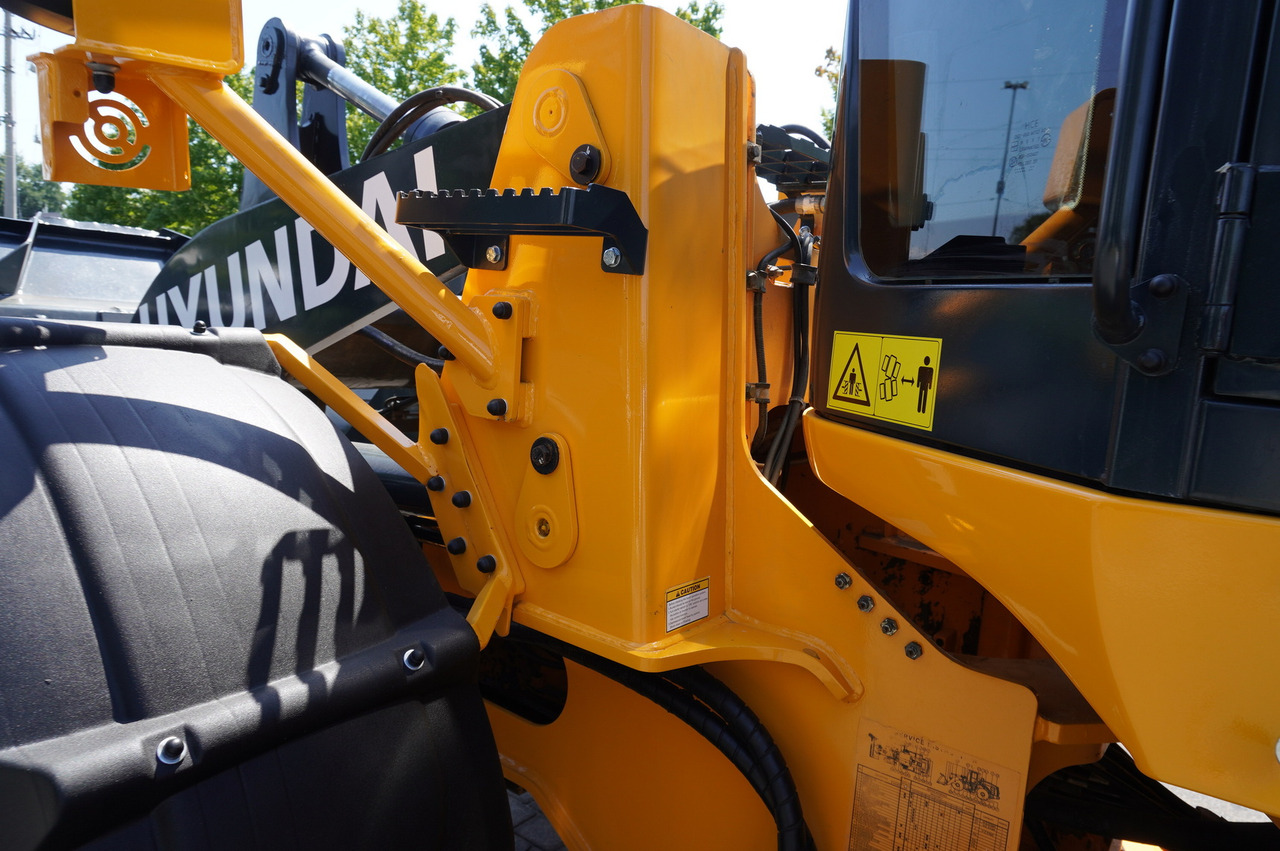 Wheel loader HYUNDAI HL940A articulated loader / year 2021 / weight 13.5t year of production 2021