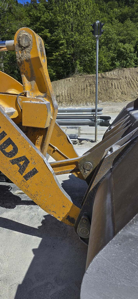 Wheel loader HYUNDAI HL970