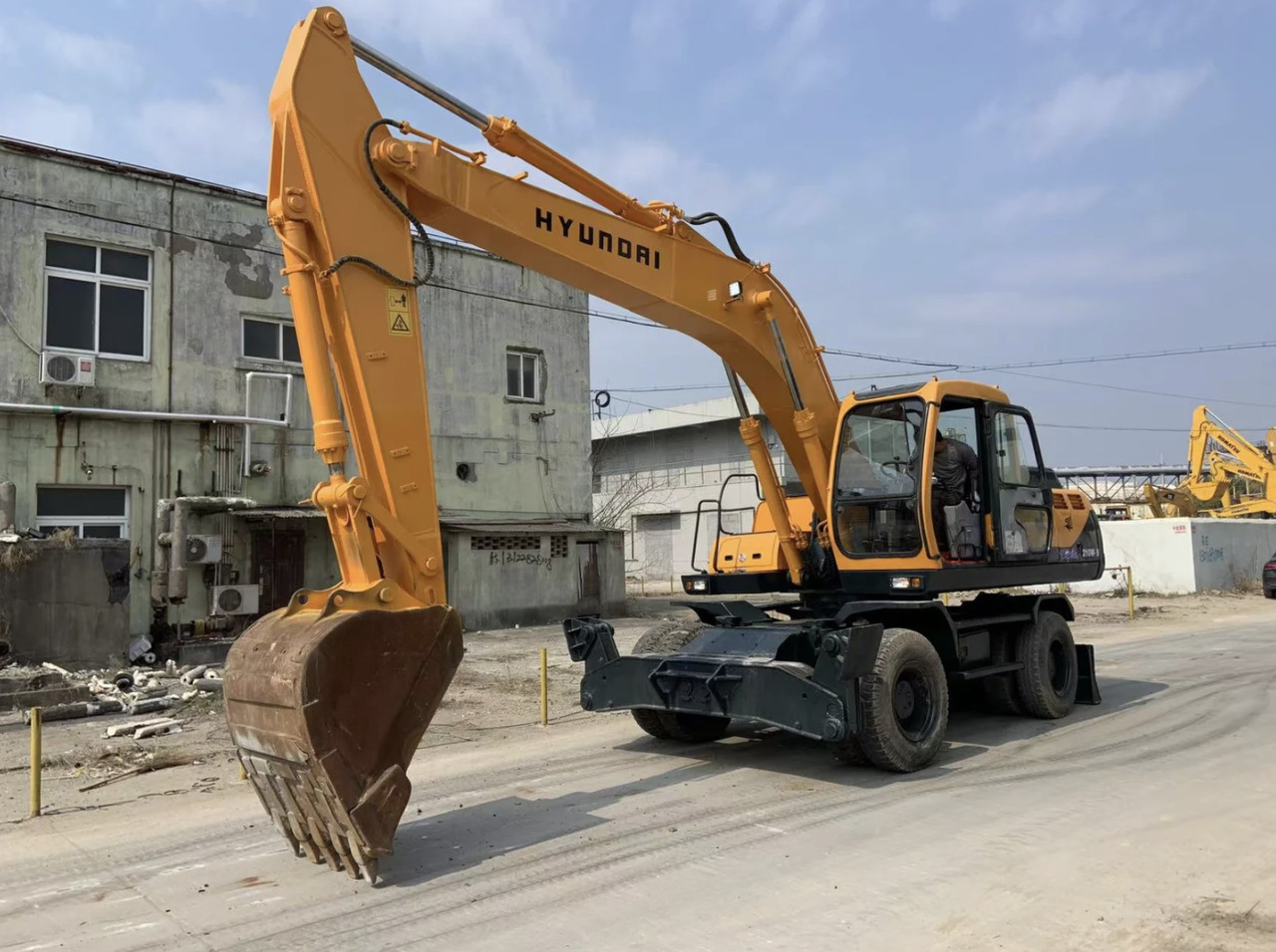 Wheel loader HYUNDAI R210W-9