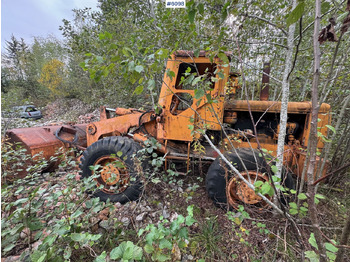 Wheel loader  Hanomag wheel loader with bucket – repair object