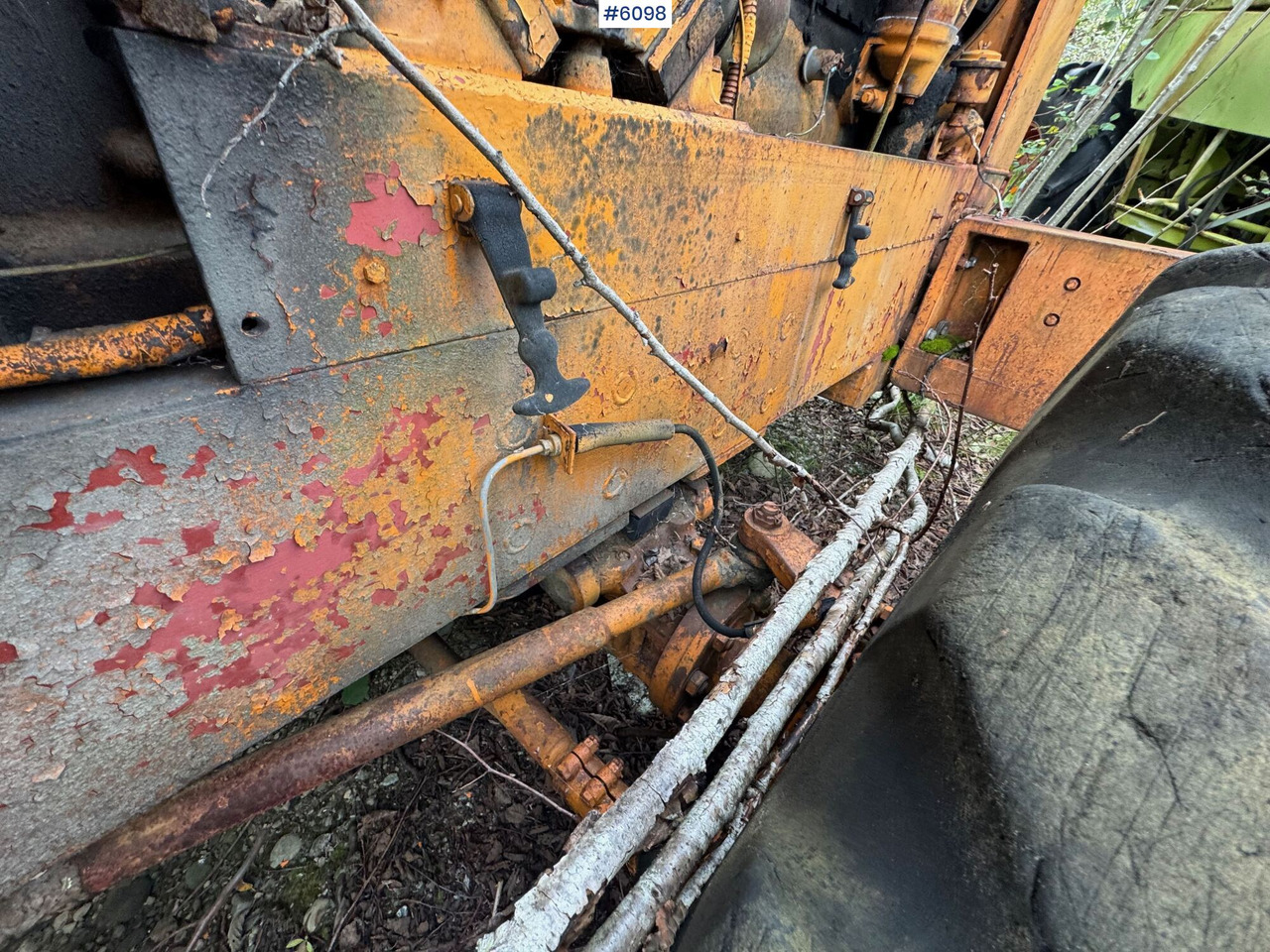 Wheel loader Hanomag wheel loader with bucket – repair object