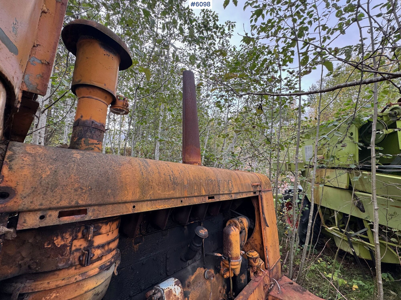 Wheel loader Hanomag wheel loader with bucket – repair object