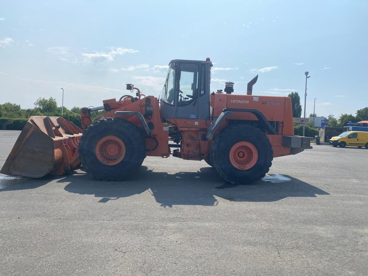 Wheel loader Hitachi LX290