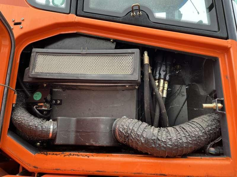 Wheel loader Hitachi W130A