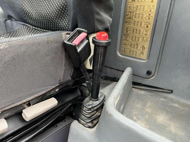 Wheel loader Hitachi W130A