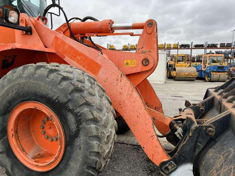 Wheel loader Hitachi W130A
