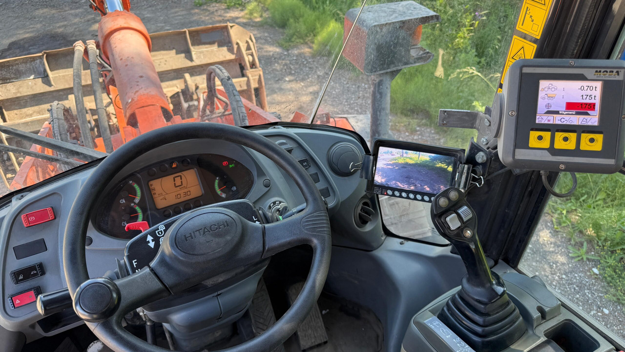 Wheel loader Hitachi ZW140