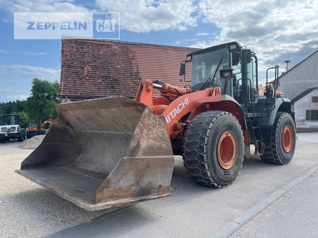 Wheel loader Hitachi ZW220