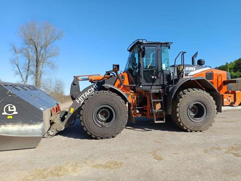 Wheel loader Hitachi ZW220-7