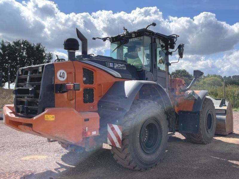 Wheel loader Hitachi ZW 220-7
