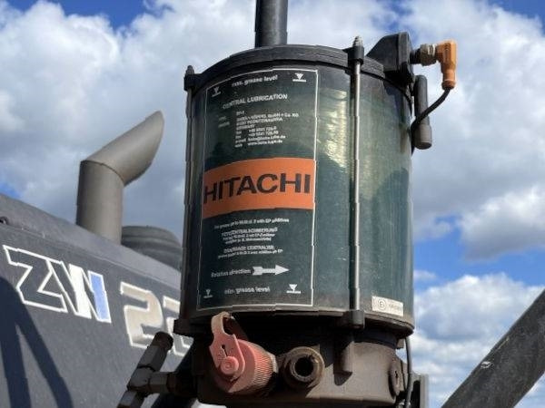 Wheel loader Hitachi ZW 220-7