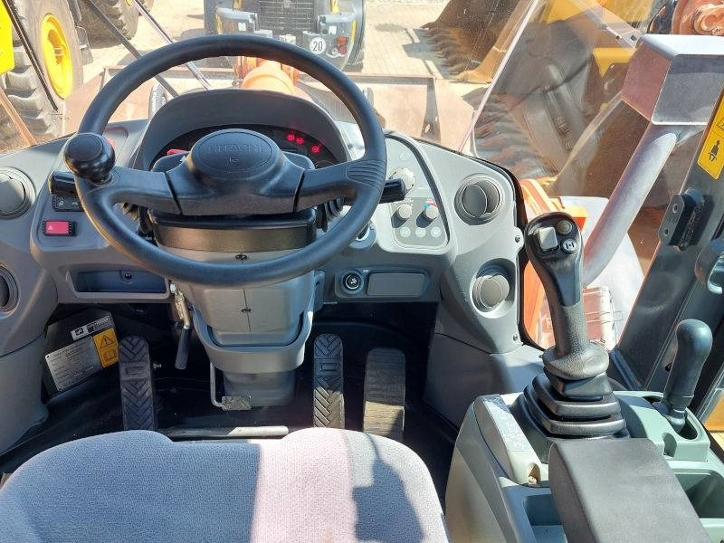 Wheel loader Hitachi ZW 250-6