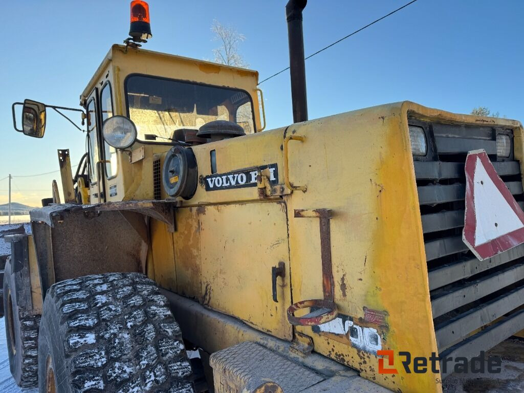 Wheel loader Hjullastare Volvo 4400 med skopa