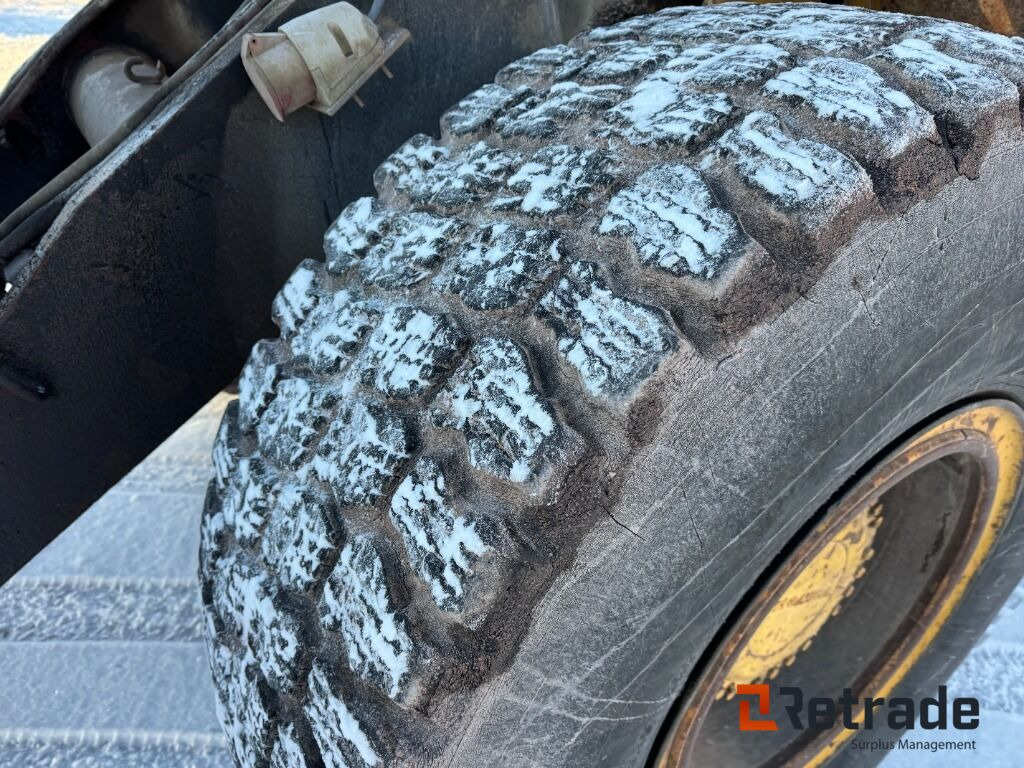 Wheel loader Hjullastare Volvo 4400 med skopa