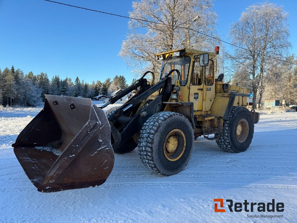 Wheel loader Hjullastare Volvo 4400 med skopa