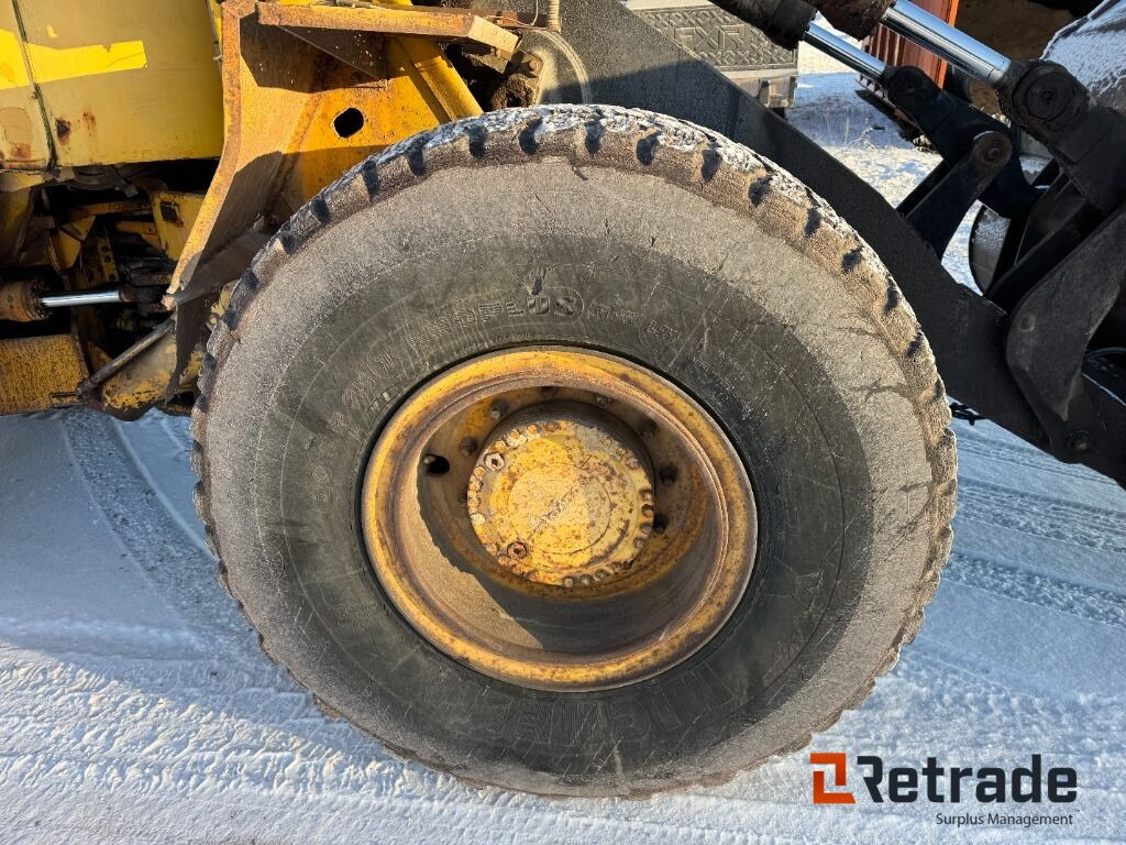 Wheel loader Hjullastare Volvo 4400 med skopa