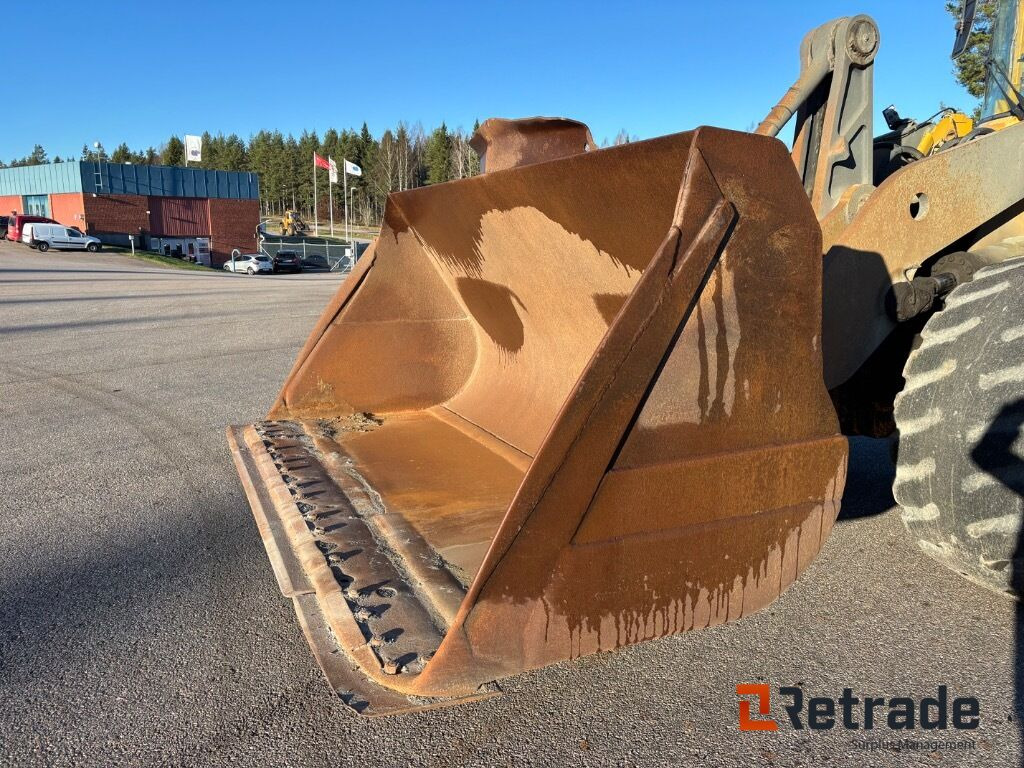 Wheel loader Hjullastare Volvo L180 med skopa