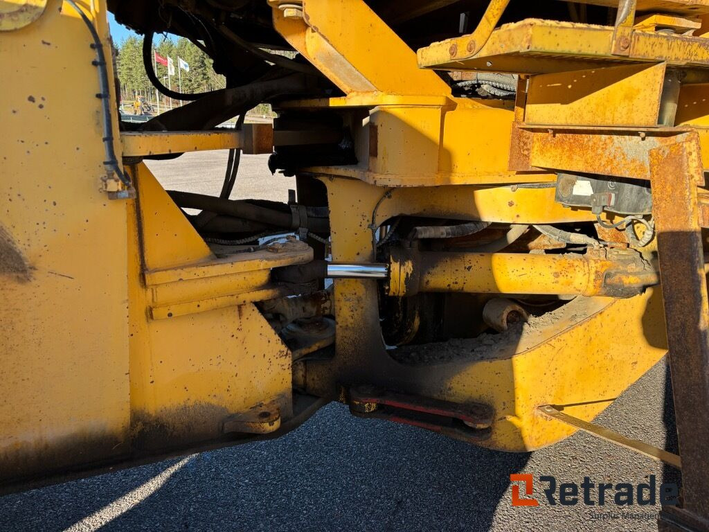 Wheel loader Hjullastare Volvo L180 med skopa