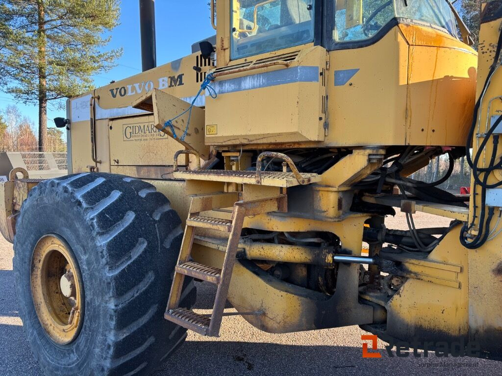Wheel loader Hjullastare Volvo L180 med skopa