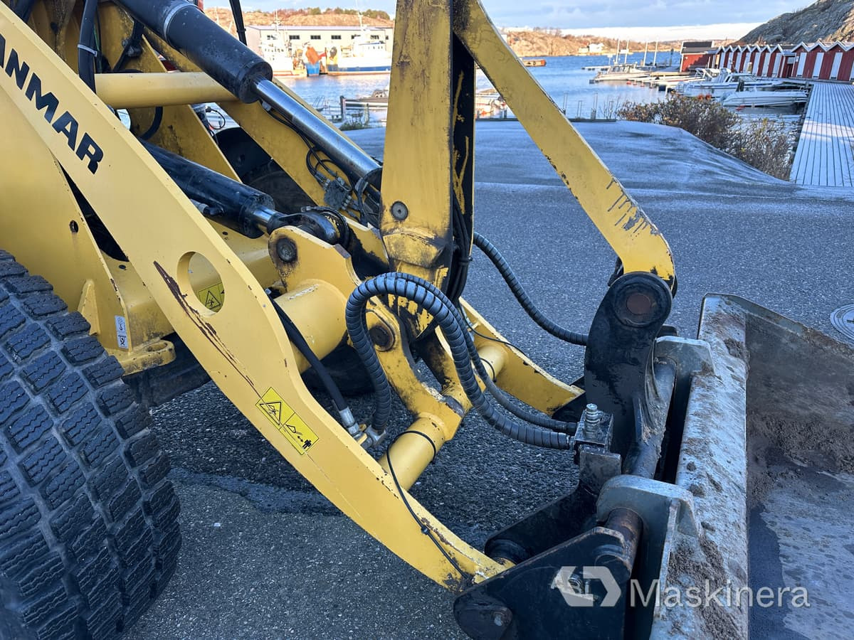 Wheel loader Hjullastare Yanmar V100