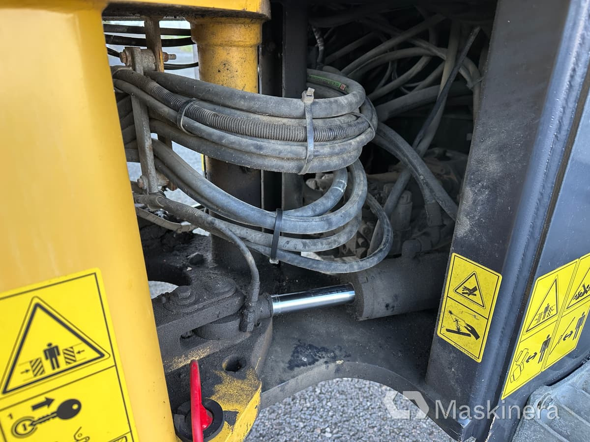 Wheel loader Hjullastare Yanmar V100