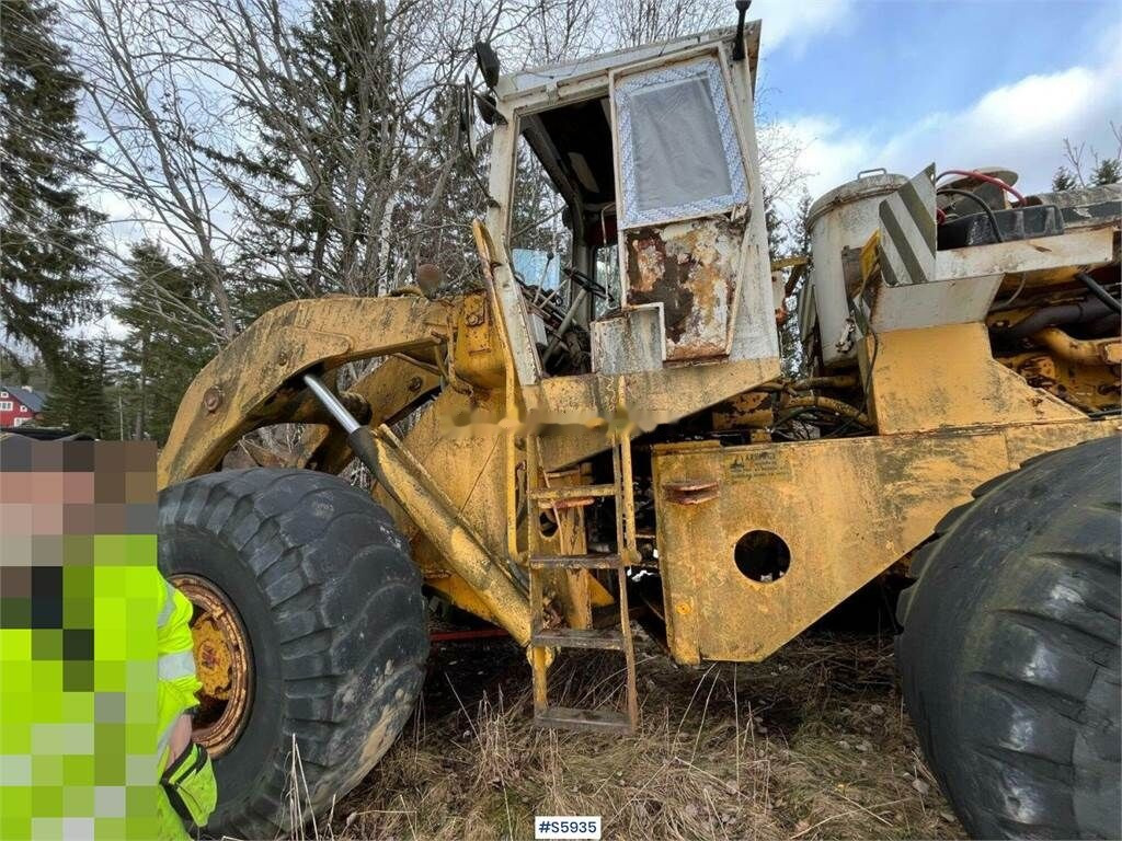 Wheel loader Hough H100C  with bucket