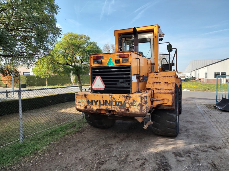 Wheel loader Hyundai HL35
