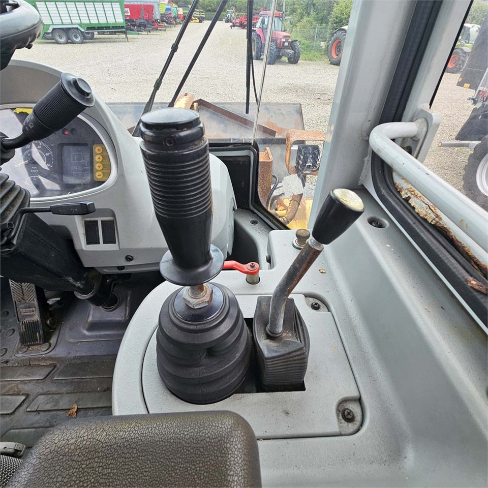 Wheel loader Hyundai HL740-7
