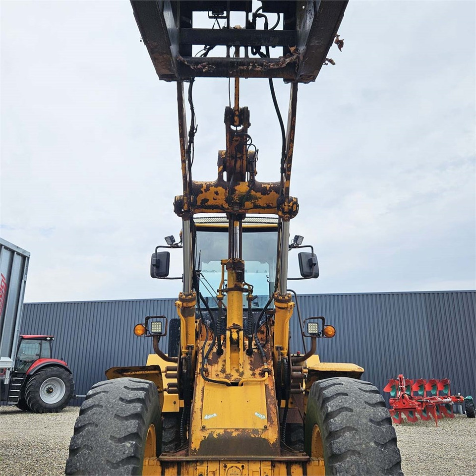 Wheel loader Hyundai HL740-7