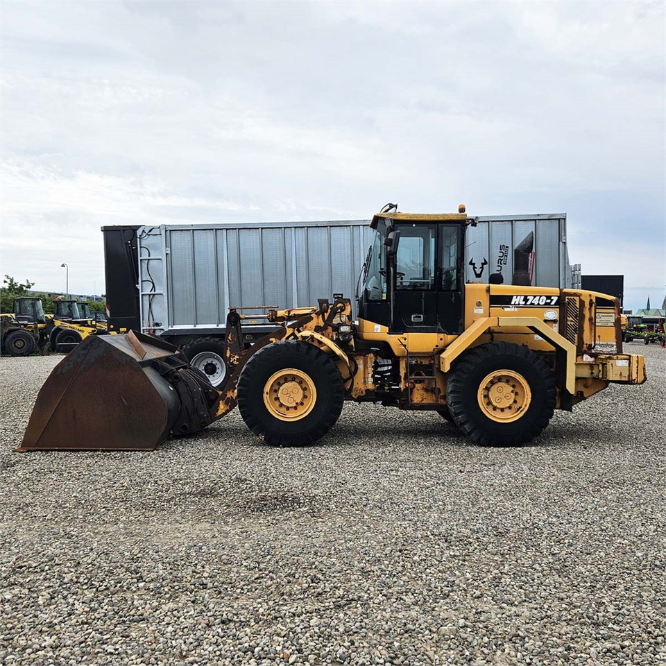 Wheel loader Hyundai HL740-7