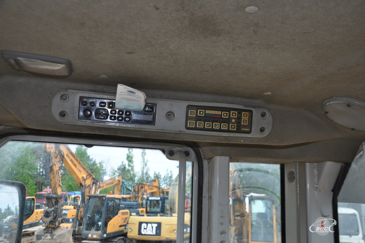 Wheel loader Hyundai HL770-7