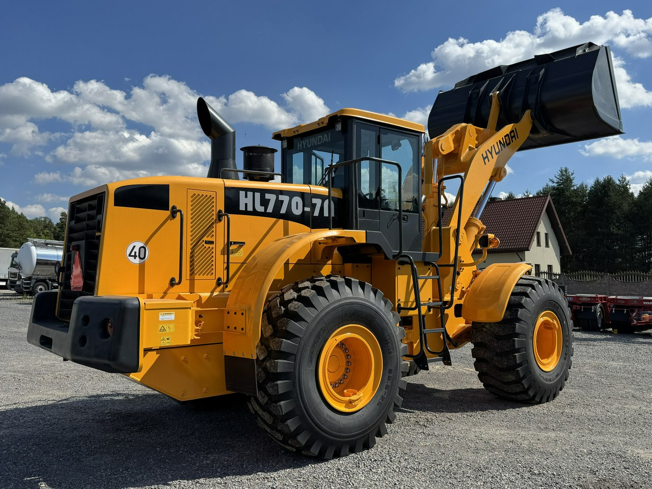 Wheel loader Hyundai HL770-7A