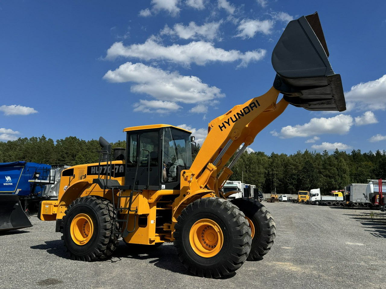 Wheel loader Hyundai HL770-7A