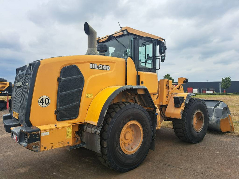 Wheel loader Hyundai HL940