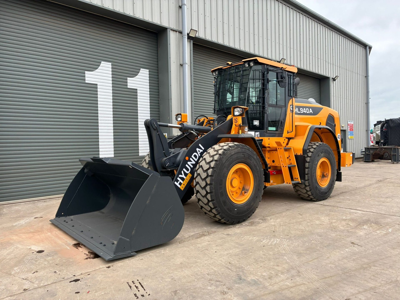 Wheel loader Hyundai HL940A