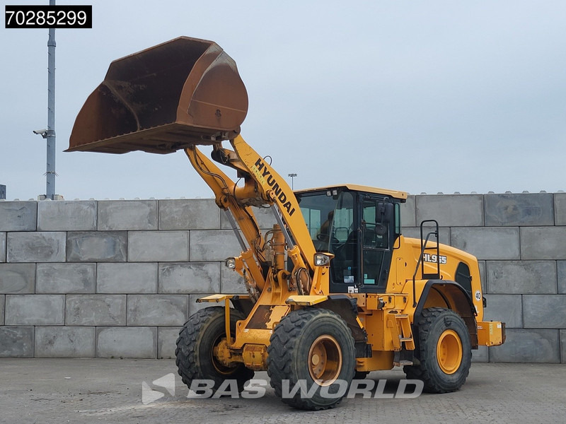 Wheel loader Hyundai HL955