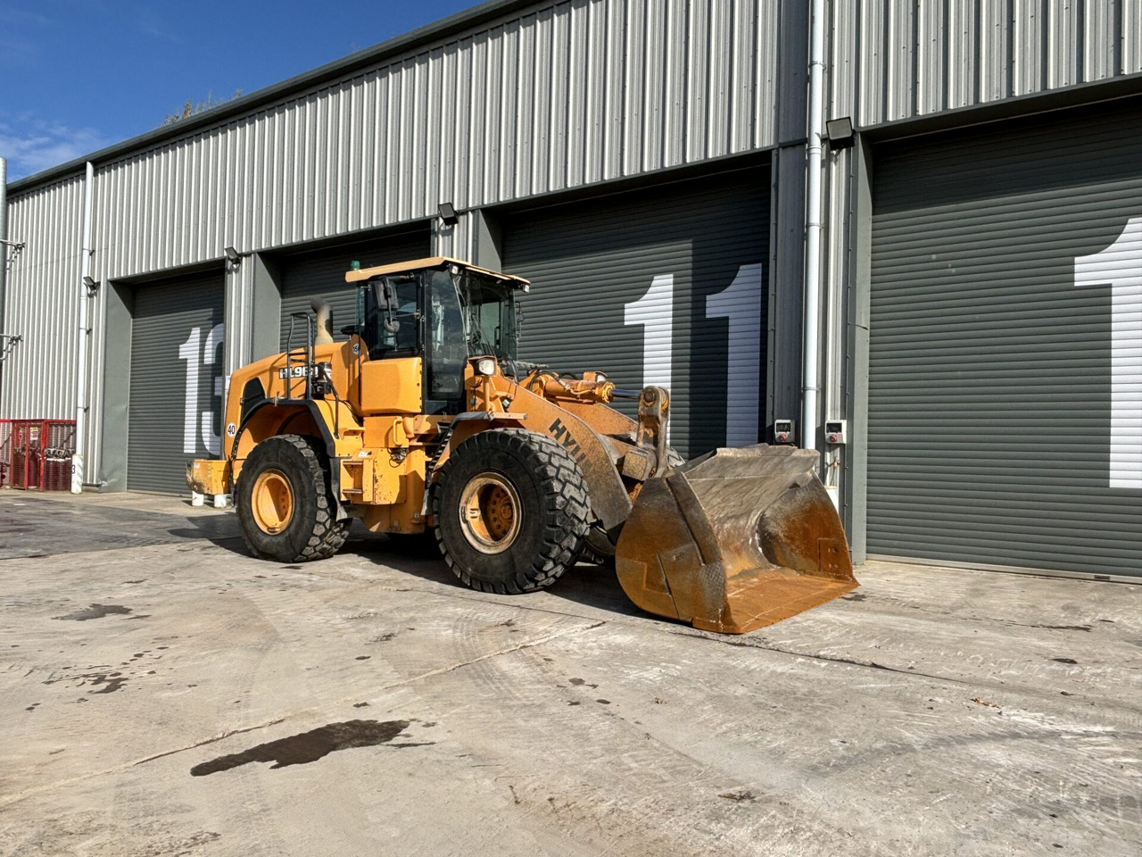 Wheel loader Hyundai HL960