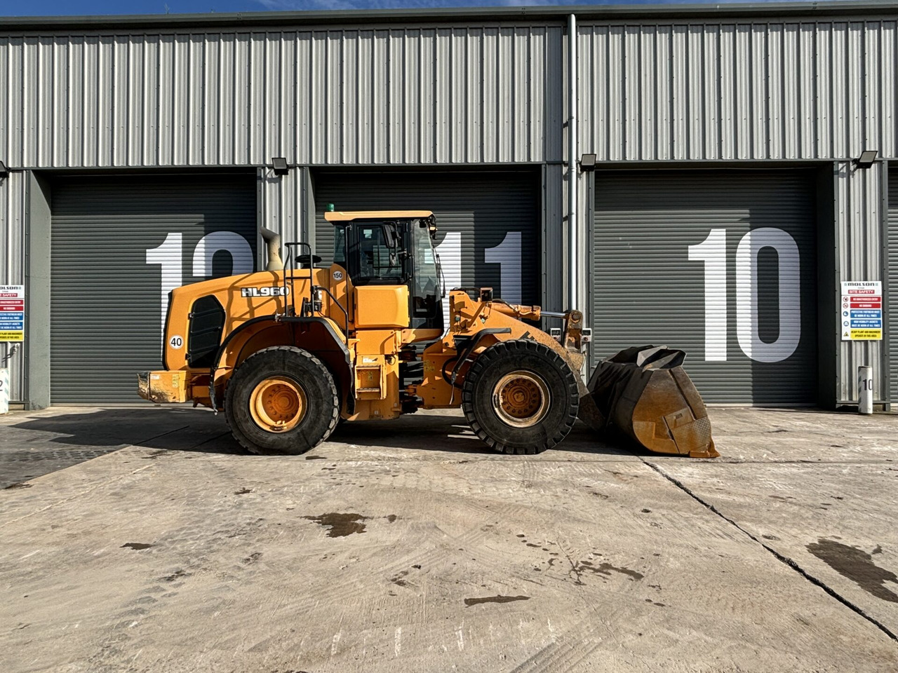 Wheel loader Hyundai HL960