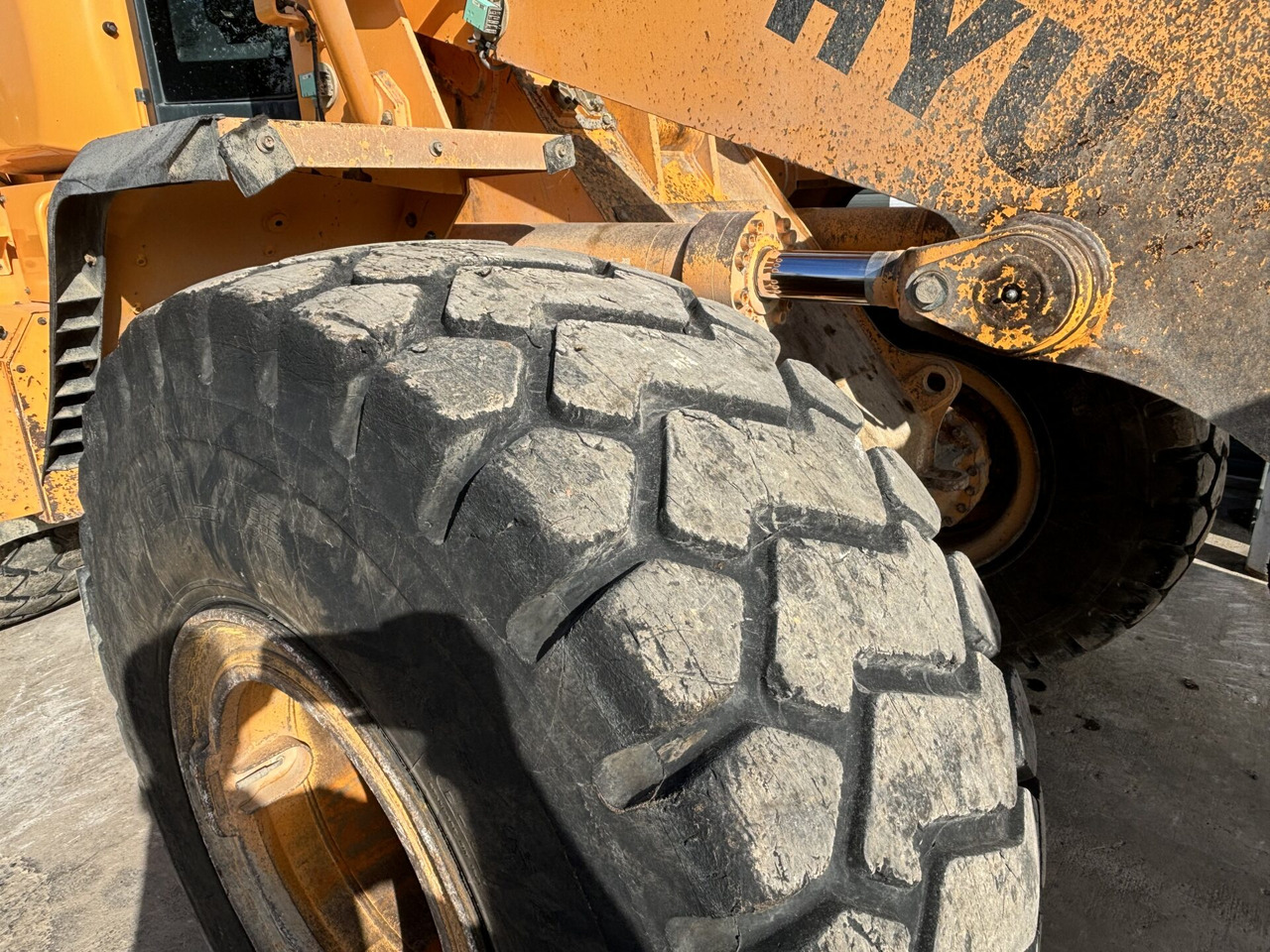 Wheel loader Hyundai HL960