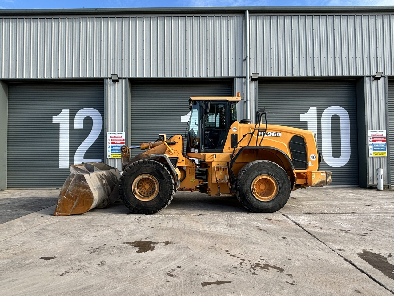 Wheel loader Hyundai HL960