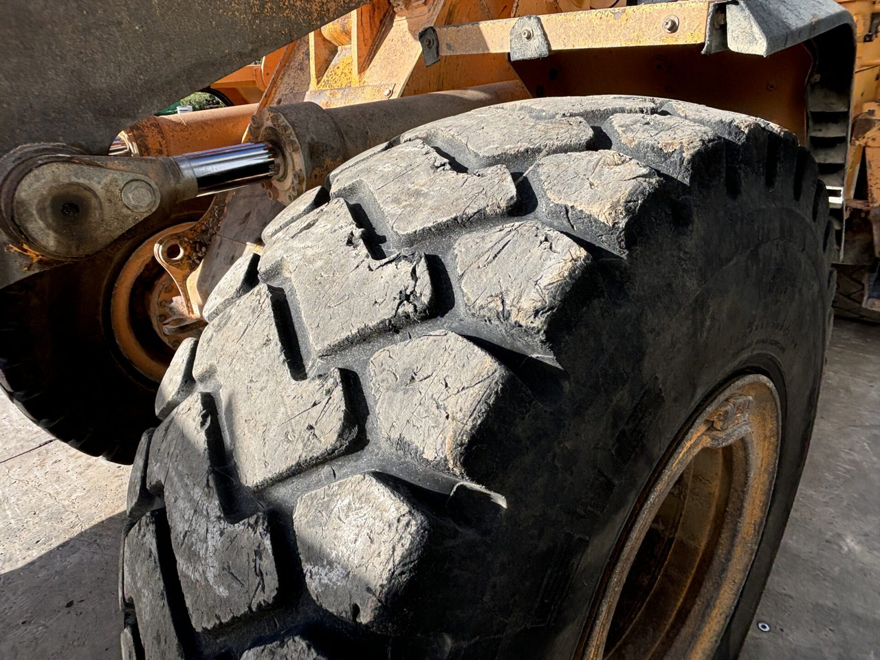 Wheel loader Hyundai HL960