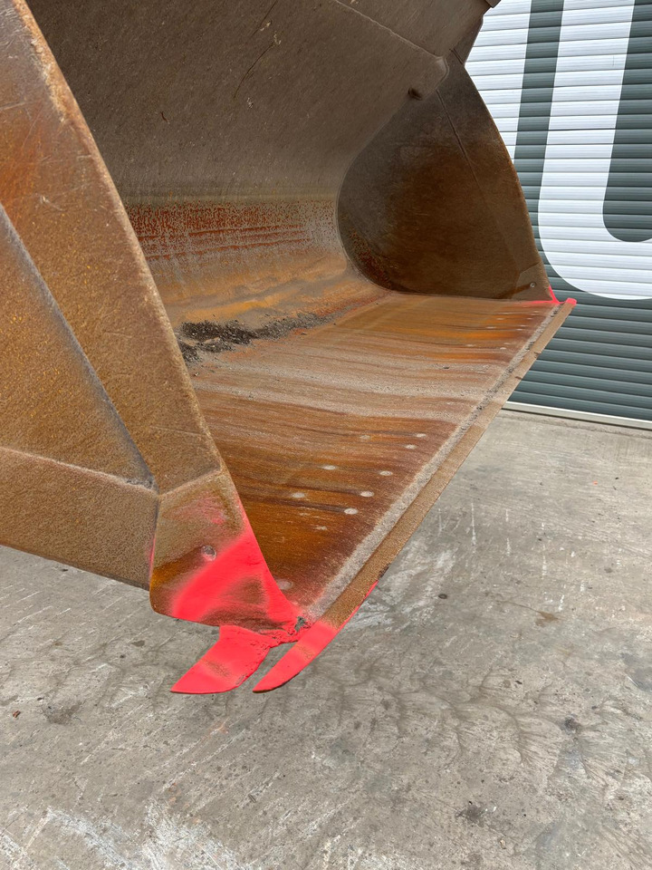 Wheel loader Hyundai HL960A