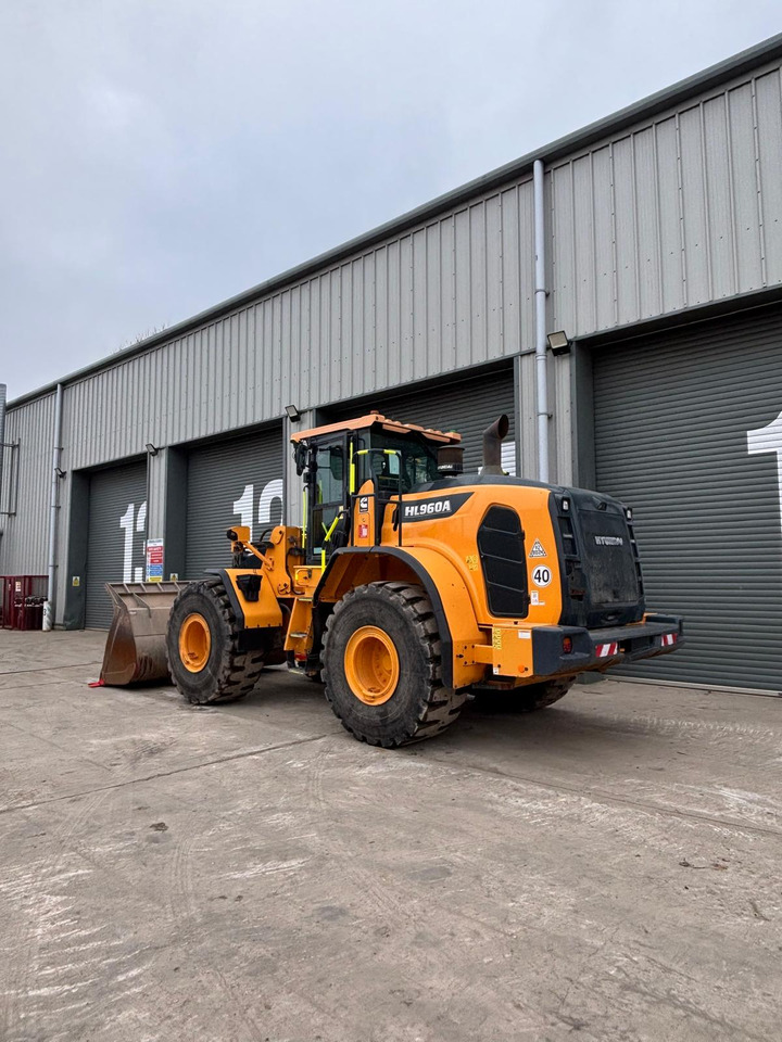 Wheel loader Hyundai HL960A
