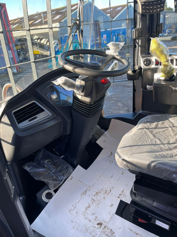 Wheel loader Hyundai HL960A