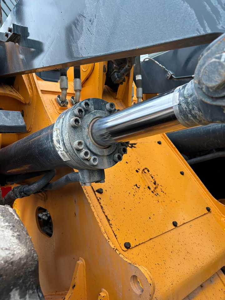 Wheel loader Hyundai HL960A